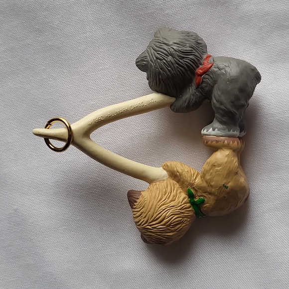 SALE--Vintage 1992 Hallmark Keepsake Ornament "Holiday Wishes" Wishbone Kittens - Picture 2 of 3